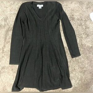 J. Howard Charcoal Grey Knit V-Neck A-Line Dress. Sz Small